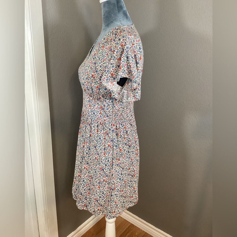 LOFT Flutter Sleeve Floral Dress Size 2P - Picture 6 of 10